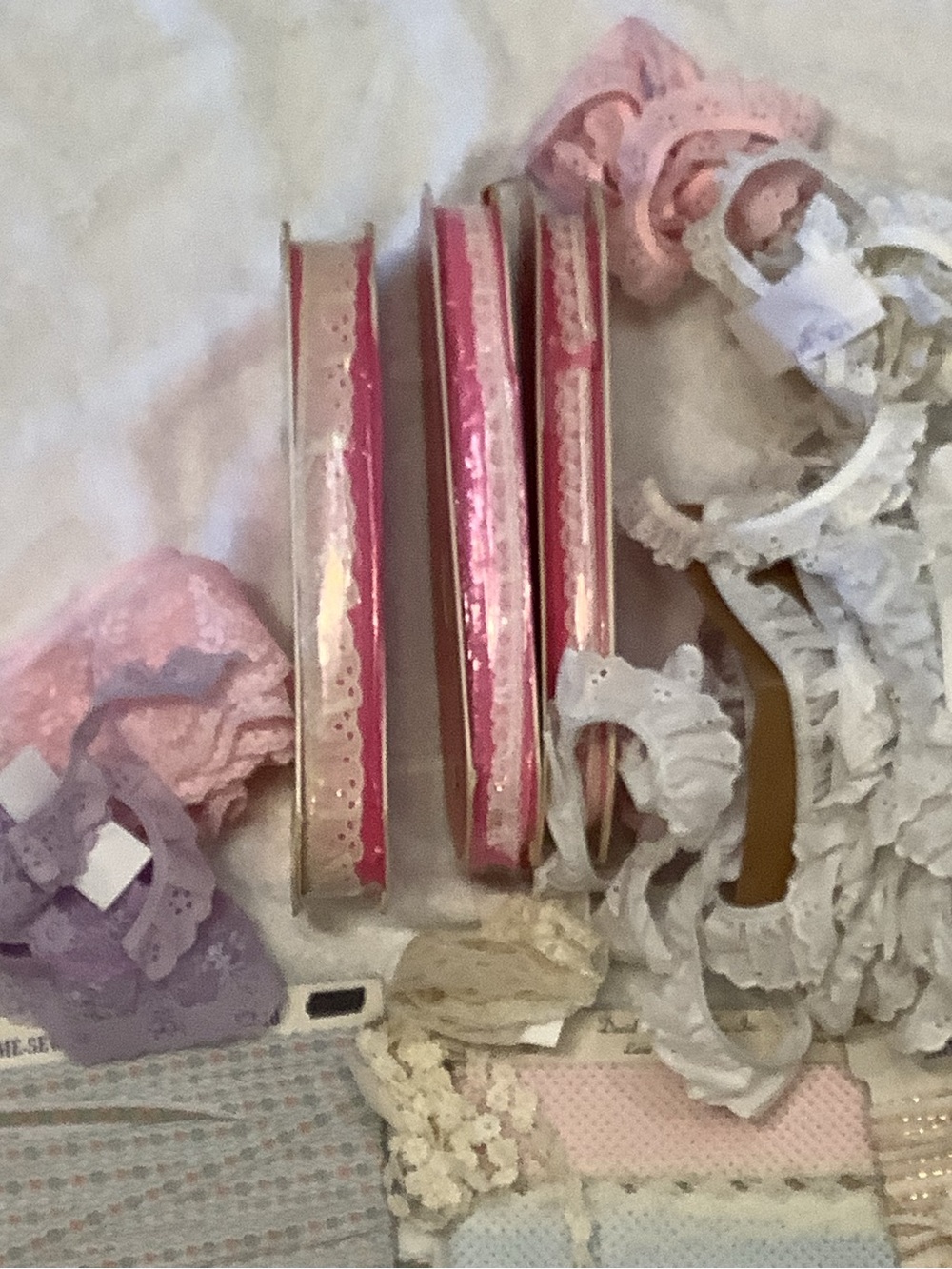 Mix Mega Lot 200+ Yards VTG Eyelet, Lace, Ribbons, Trims - Picture 11 of 15